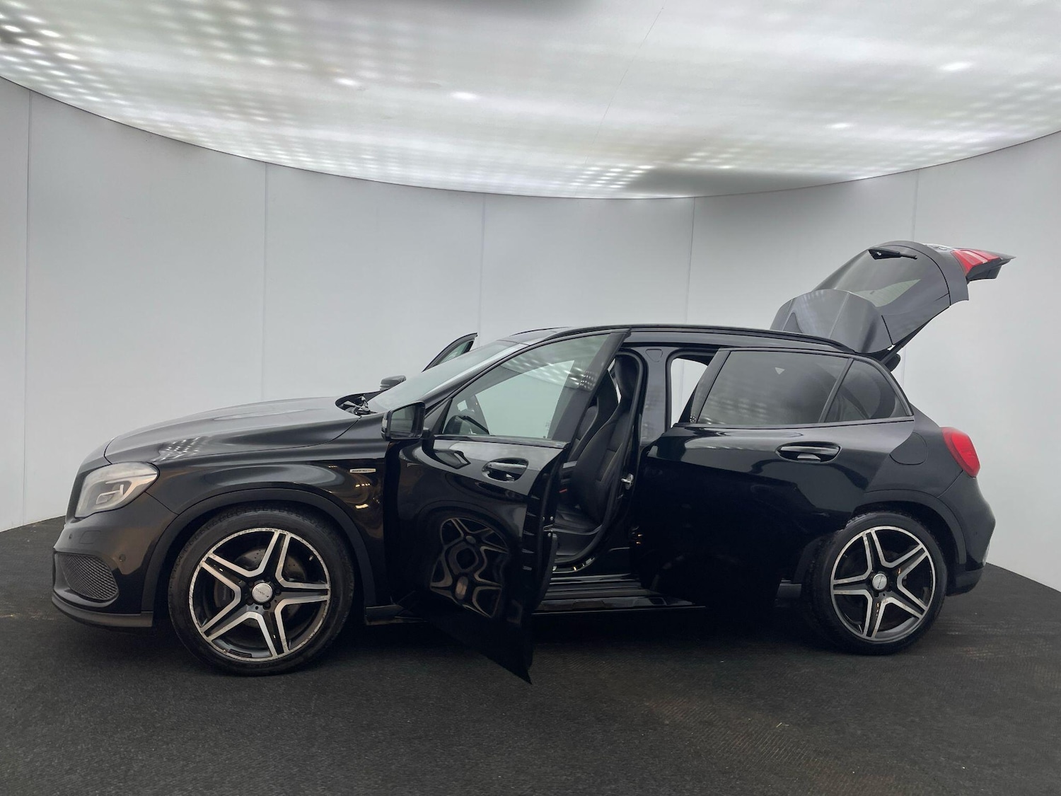 Used Mercedes-Benz GLA 2014 for sale - 76572242: Photo 9