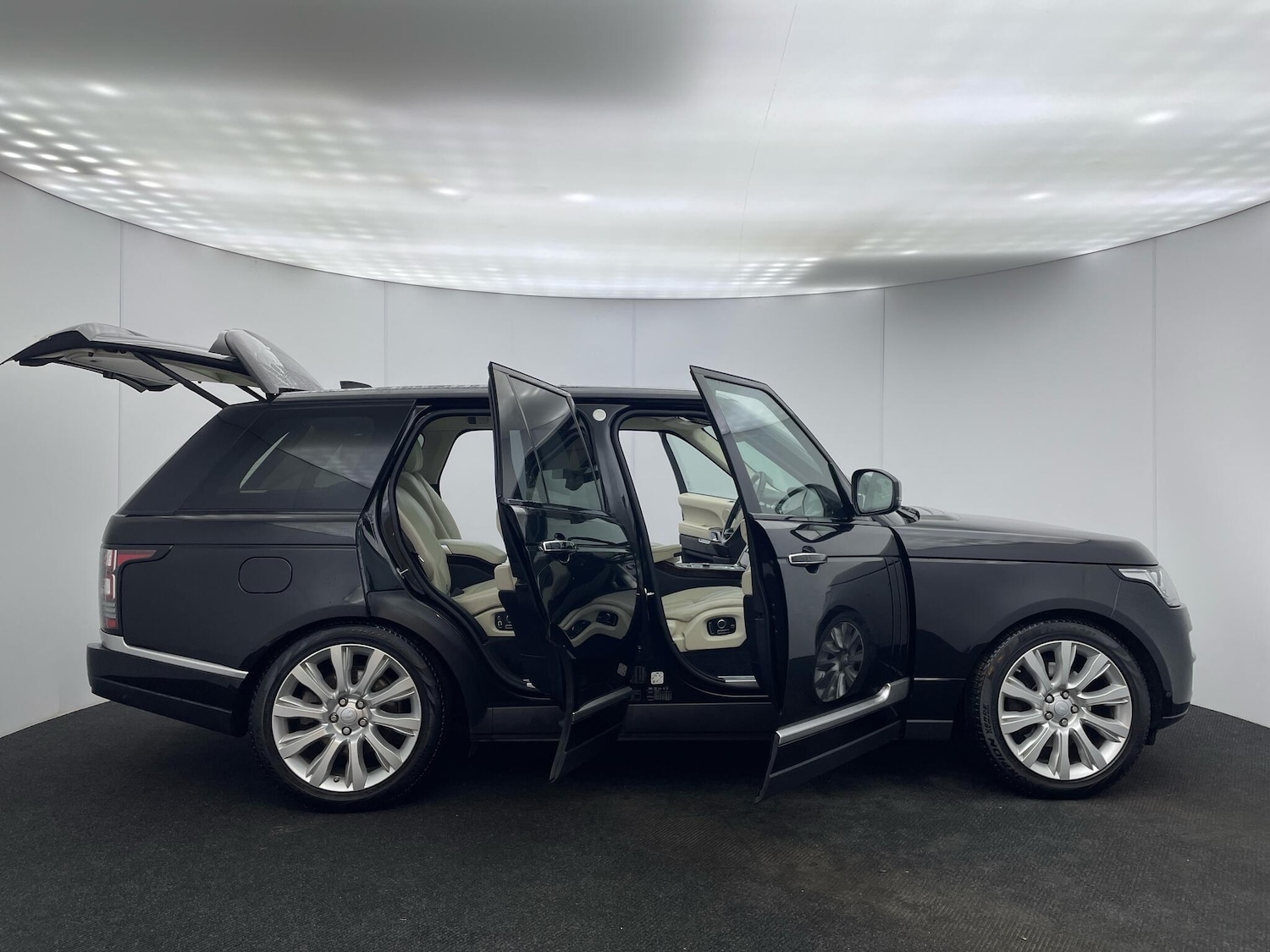 Used Land Rover Range Rover 2017 for sale - 76409309: Photo 48