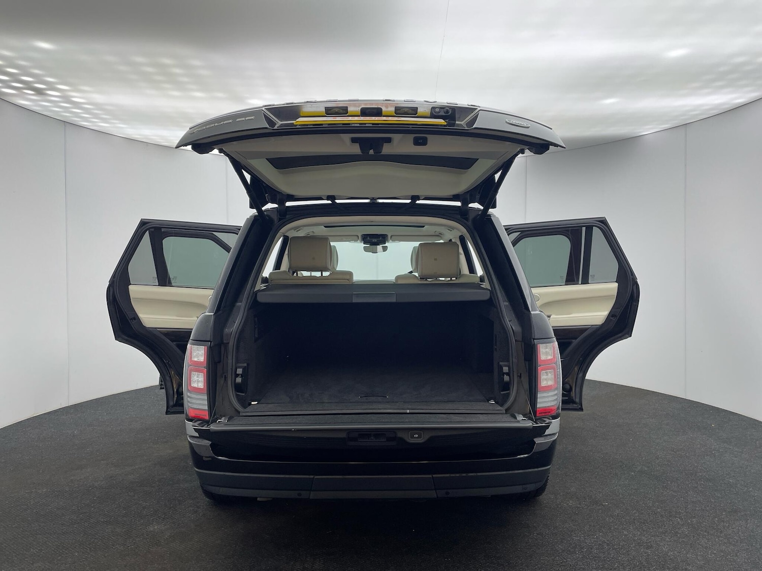 Used Land Rover Range Rover 2017 for sale - 76409309: Photo 50