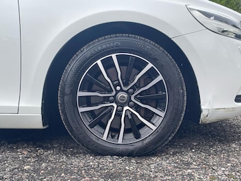 Used Volvo V40 2018 for sale - 78276318: Photo