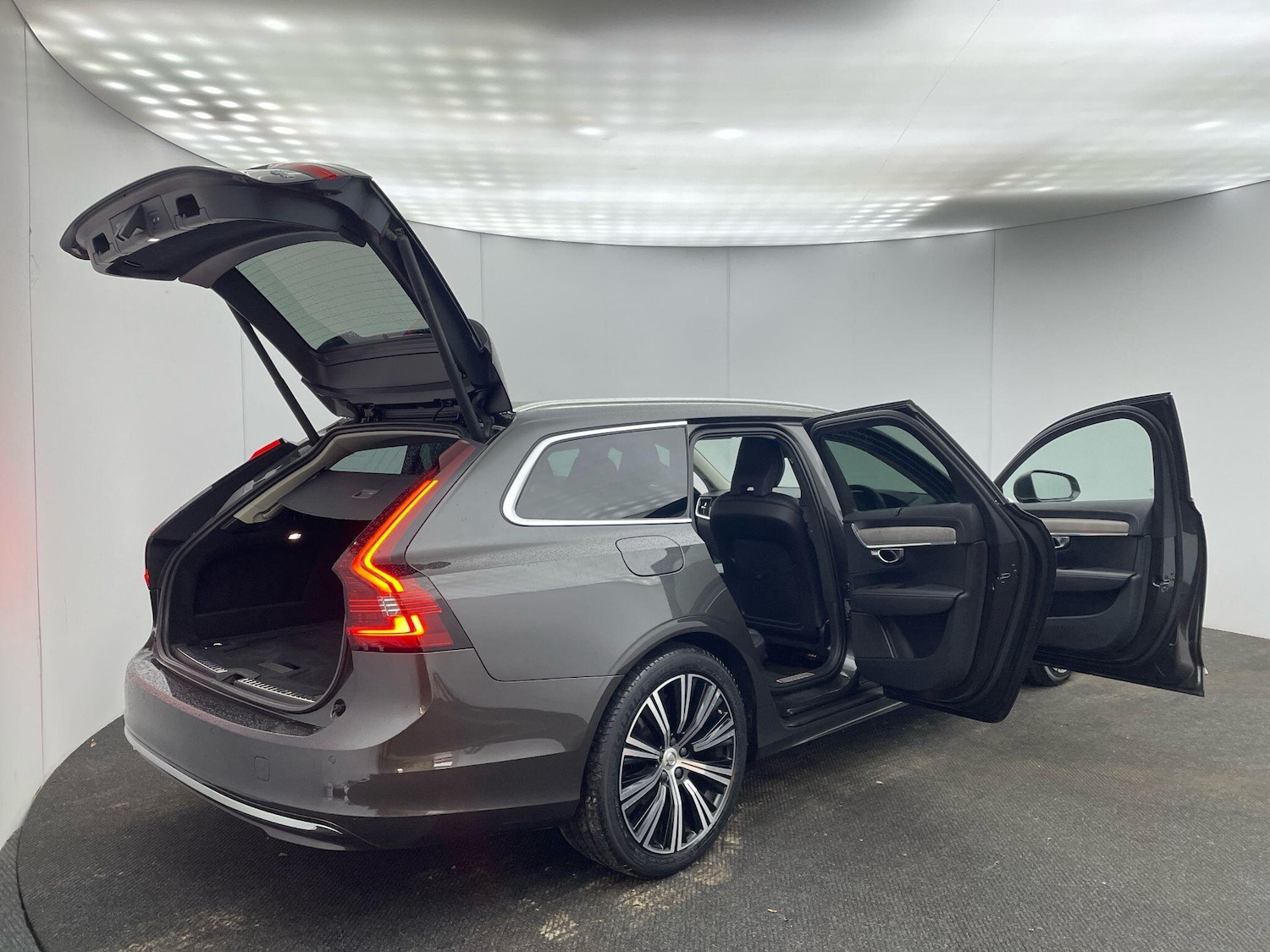 Used Volvo V90 2021 for sale - 76633115: Photo 12