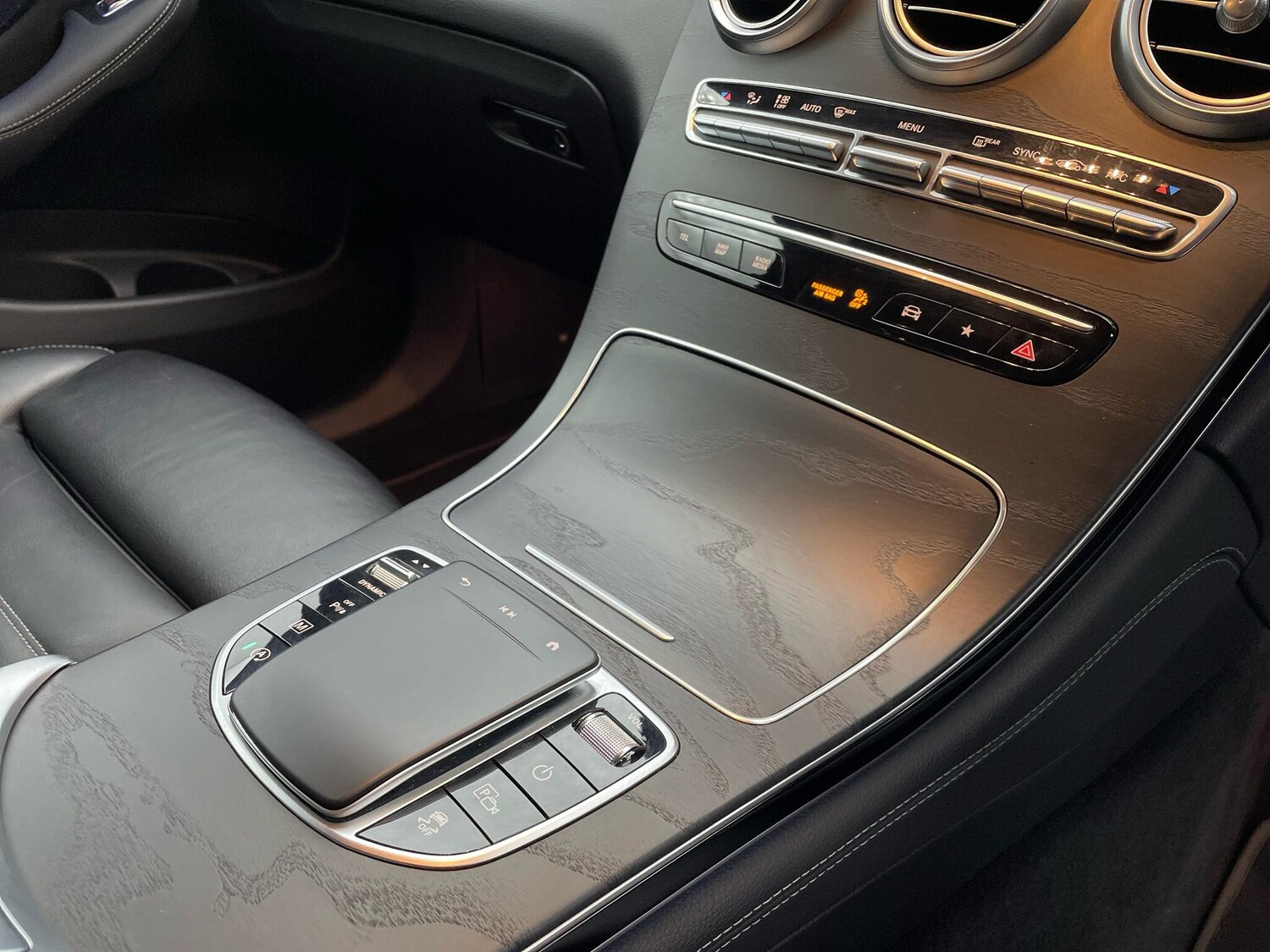 Used Mercedes-Benz GLC 2020 for sale - 76167388: Photo 8