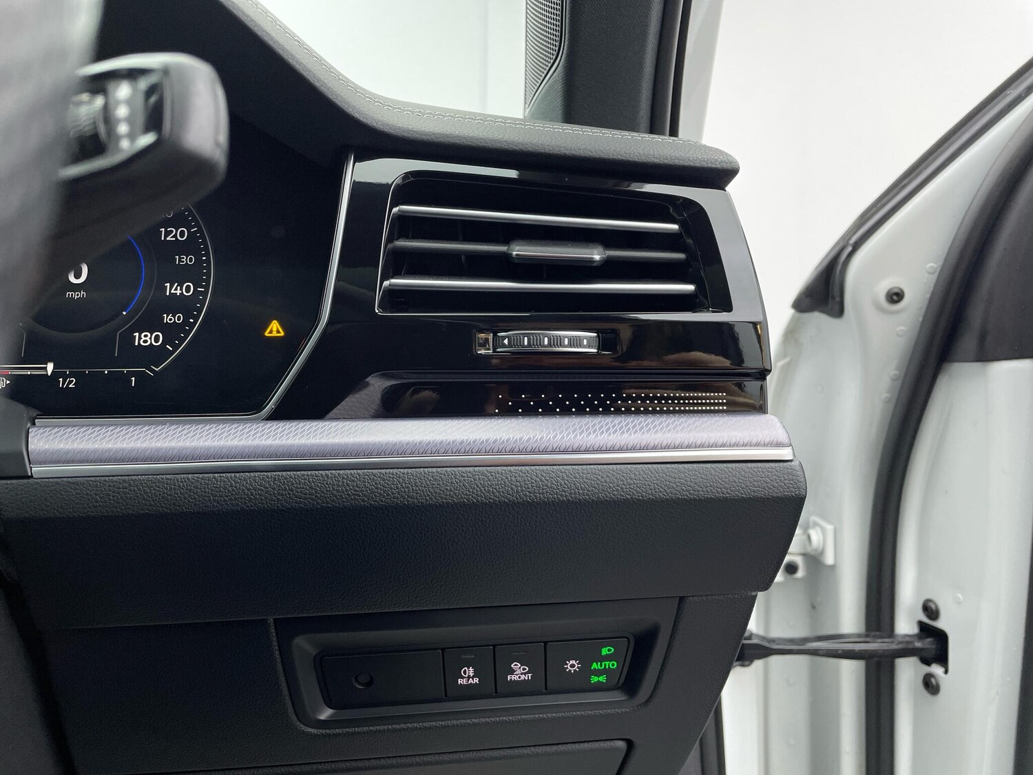 Used Volkswagen Touareg 2022 for sale - 76886683: Photo 22