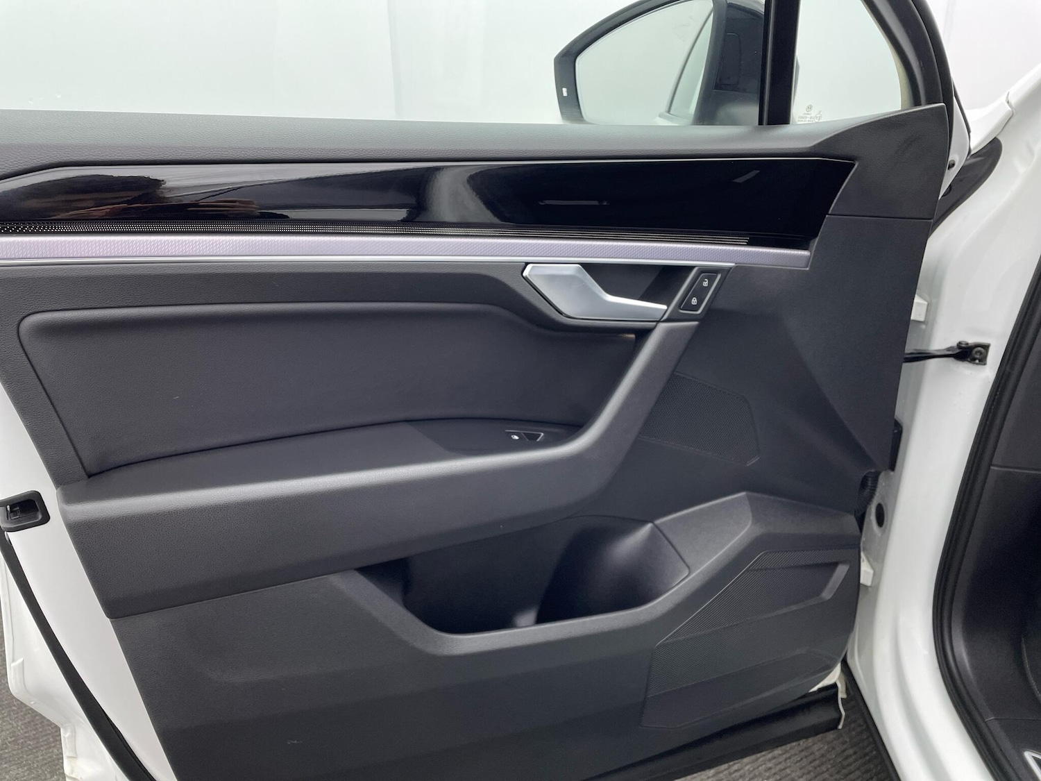 Used Volkswagen Touareg 2022 for sale - 76886683: Photo 32