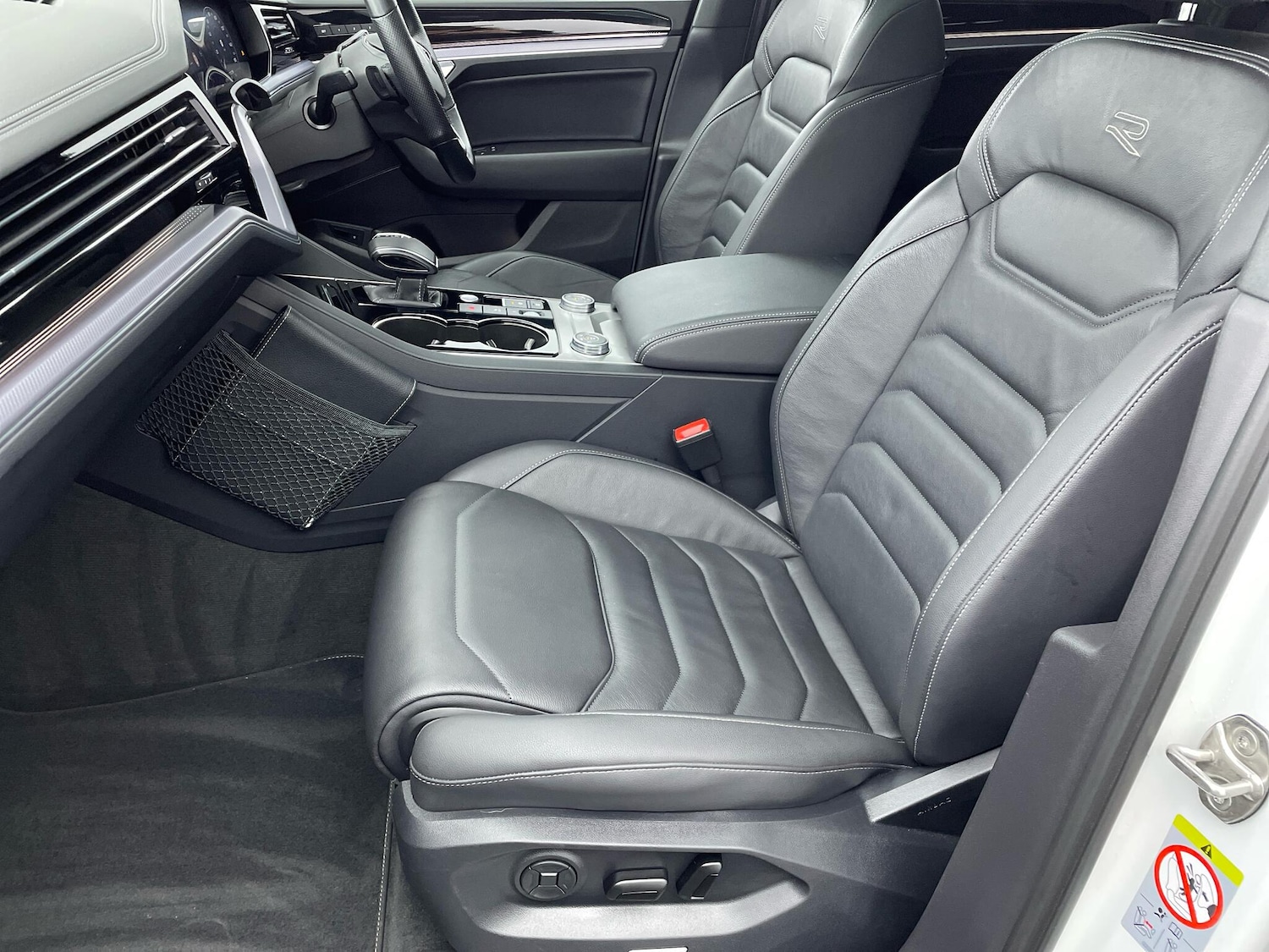 Used Volkswagen Touareg 2022 for sale - 76886683: Photo 35