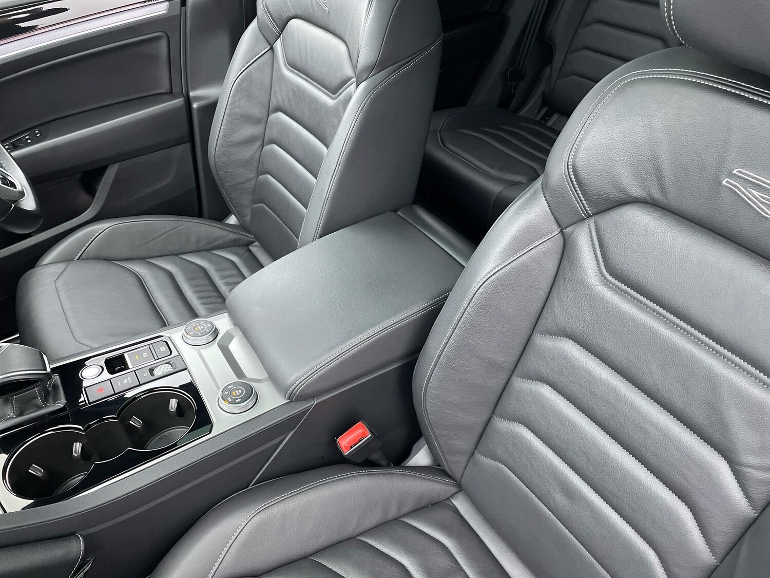 Used Volkswagen Touareg 2022 for sale - 76886683: Photo 37