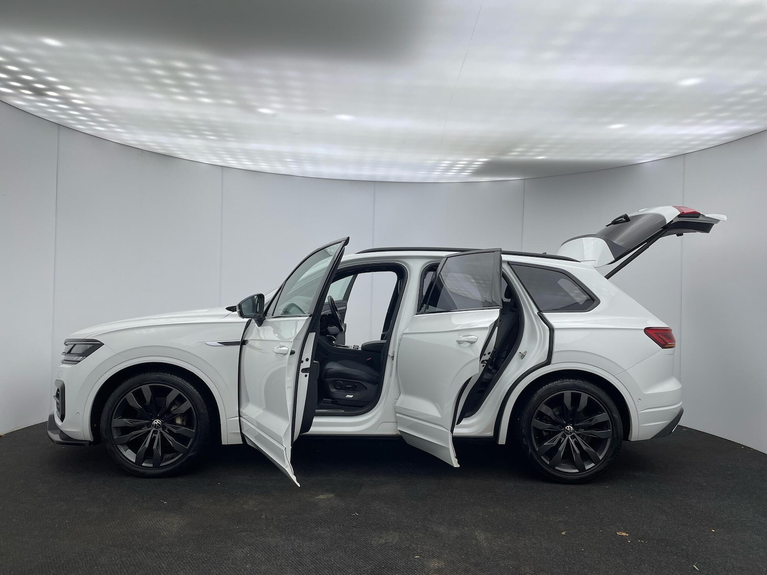 Used Volkswagen Touareg 2022 for sale - 76886683: Photo 41