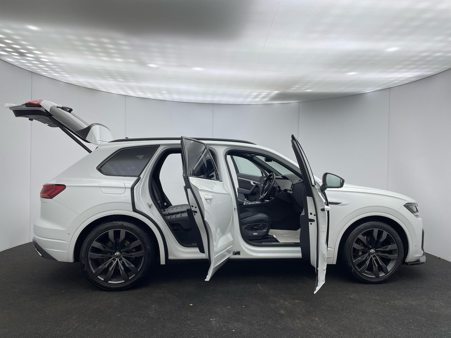 Used Volkswagen Touareg 2022 for sale - 76886683: Photo 45