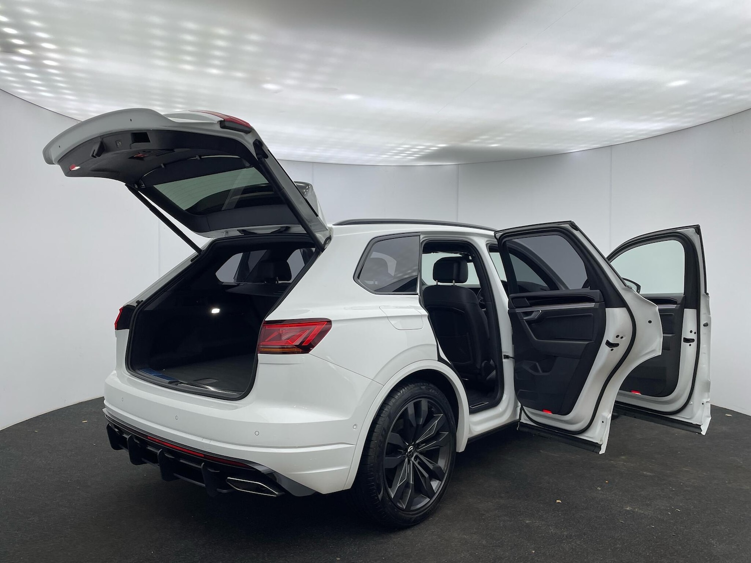 Used Volkswagen Touareg 2022 for sale - 76886683: Photo 46