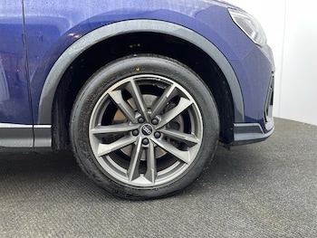 Used Audi Q3 2021 for sale - 76918704: Photo