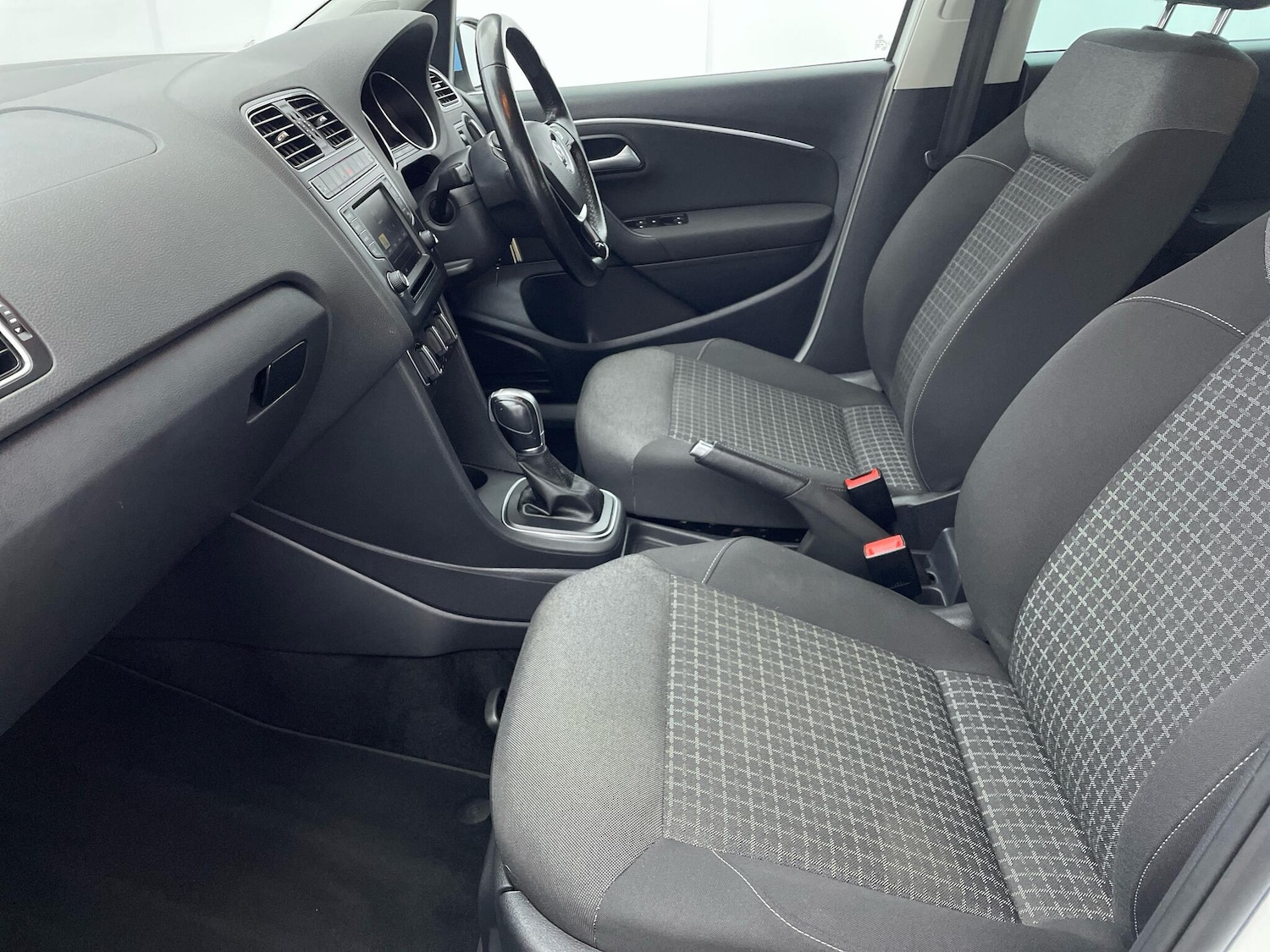 Used Volkswagen Polo 2016 for sale - 76765865: Photo 29