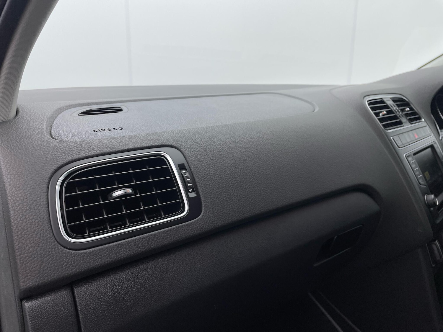 Used Volkswagen Polo 2016 for sale - 76765865: Photo 31