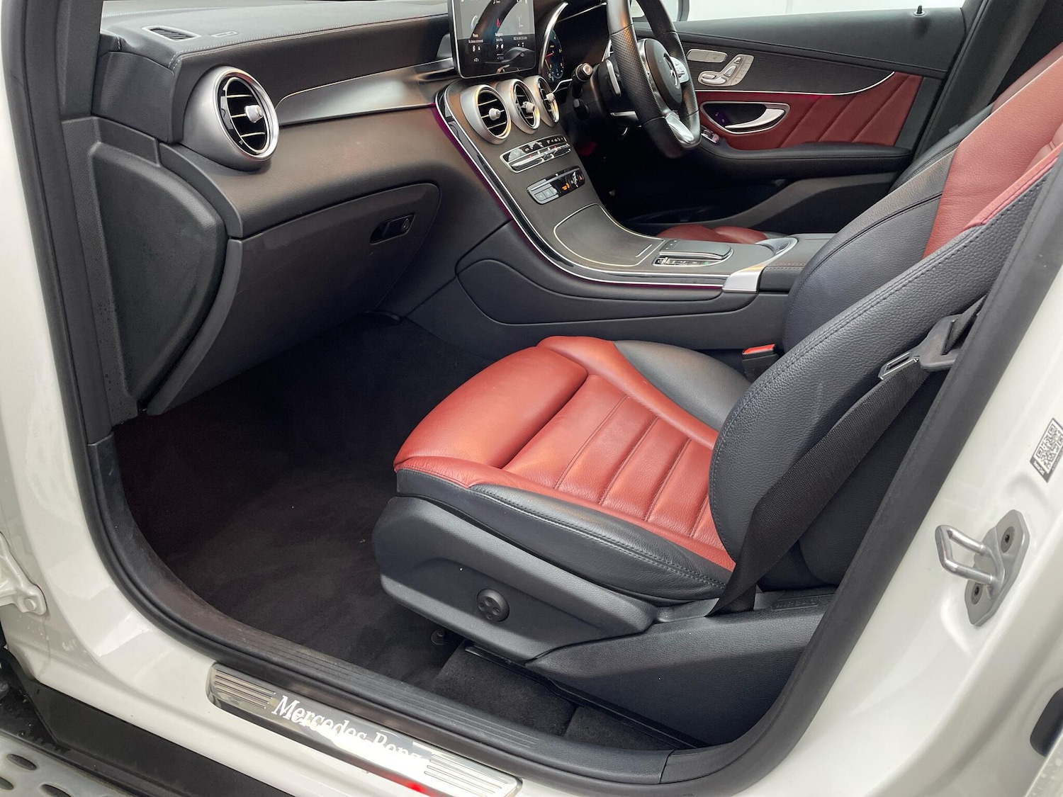 Used Mercedes-Benz GLC 2021 for sale - 76457052: Photo 30