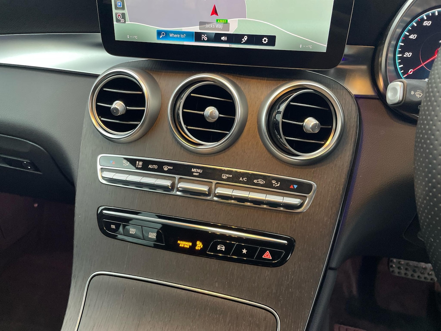 Used Mercedes-Benz GLC 2021 for sale - 76702507: Photo 8