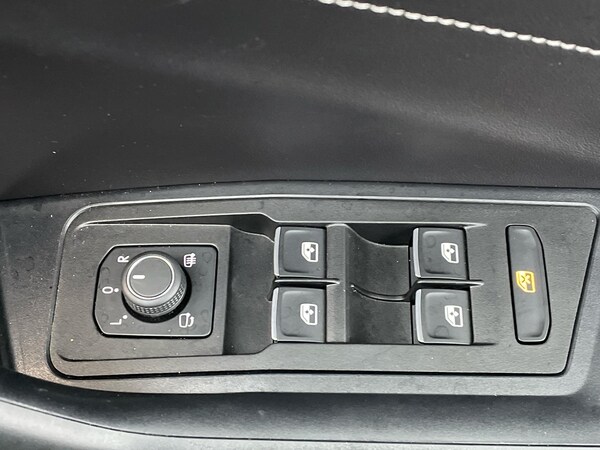 Used Volkswagen T-Roc 2024 for sale - 74653135: Photo 16