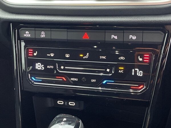 Used Volkswagen T-Roc 2024 for sale - 74653135: Photo 8