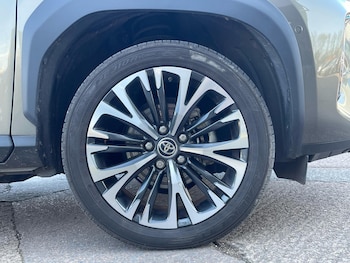 Used Toyota Yaris Cross 2024 for sale - 77882373: Photo