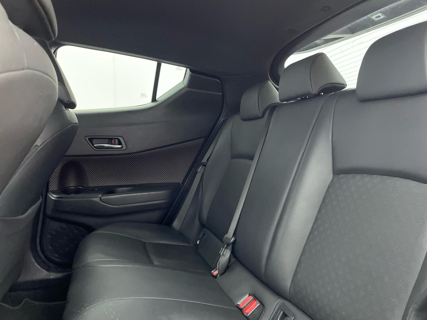 Used Toyota C-HR 2018 for sale - 77586122: Photo 15