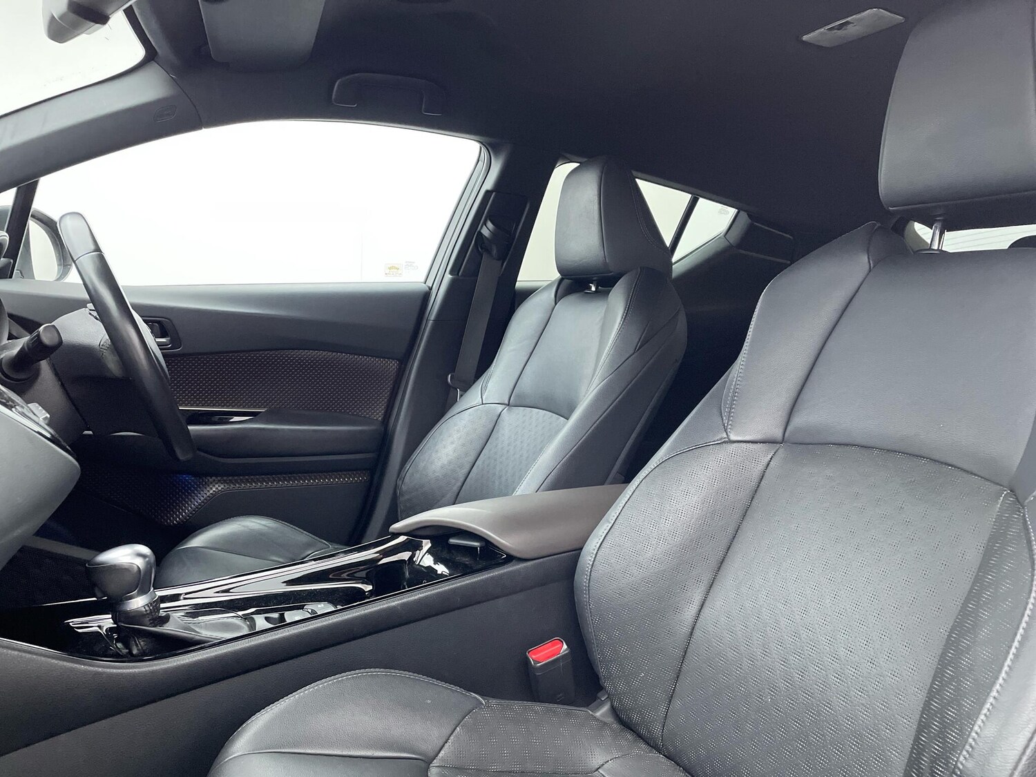 Used Toyota C-HR 2018 for sale - 77586122: Photo 18