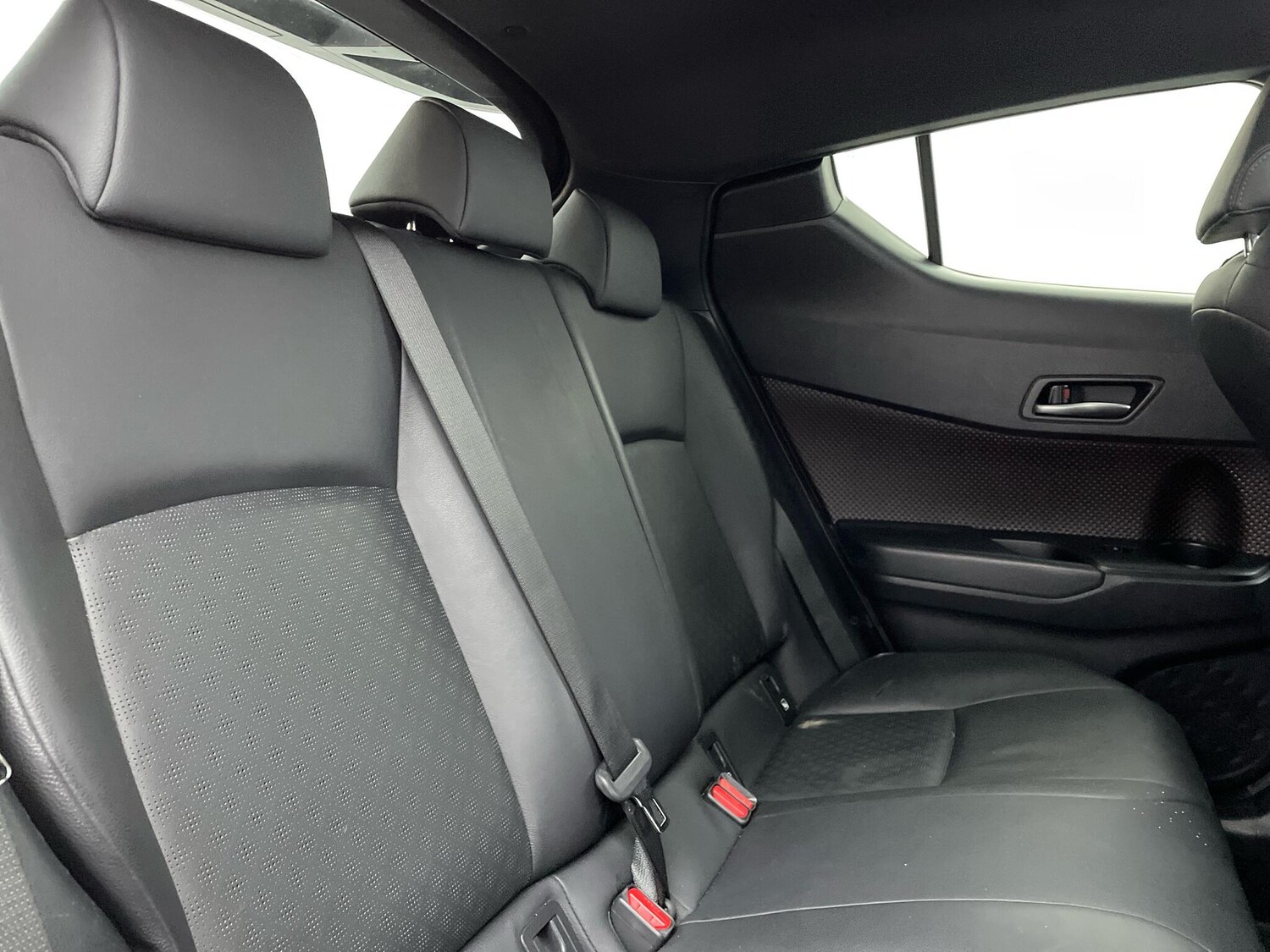 Used Toyota C-HR 2018 for sale - 77586122: Photo 21