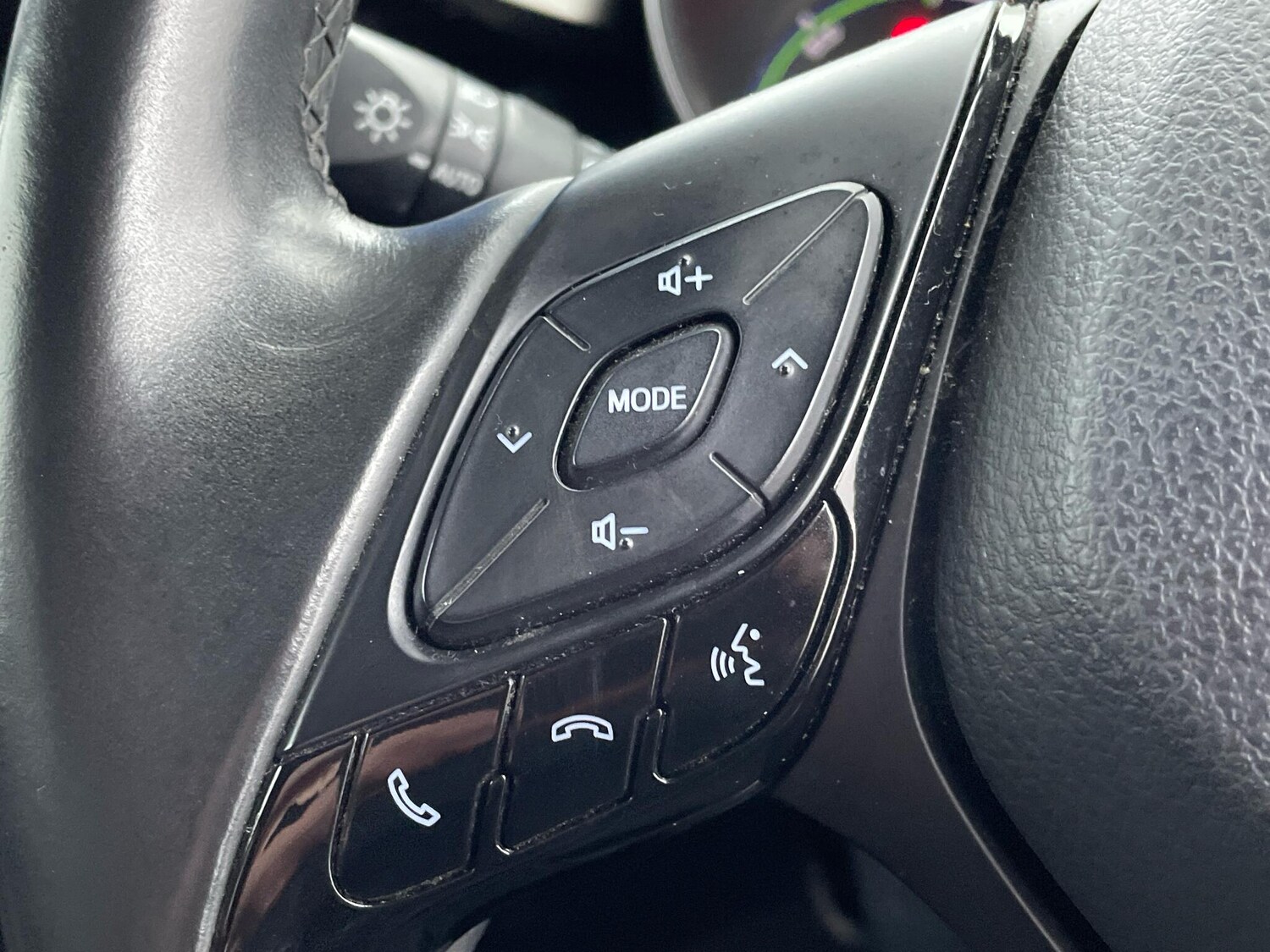 Used Toyota C-HR 2018 for sale - 77586122: Photo 30