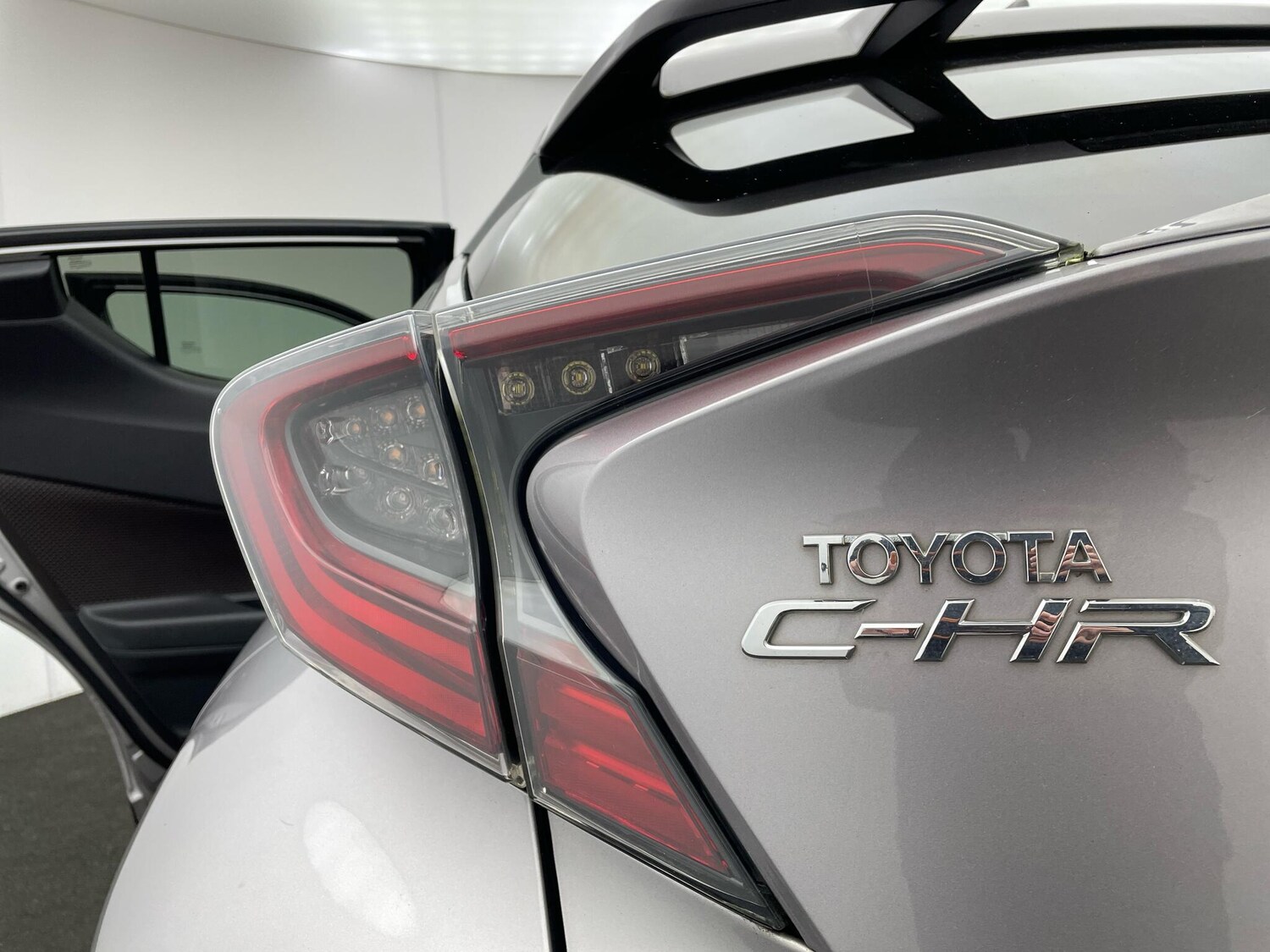 Used Toyota C-HR 2018 for sale - 77586122: Photo 47