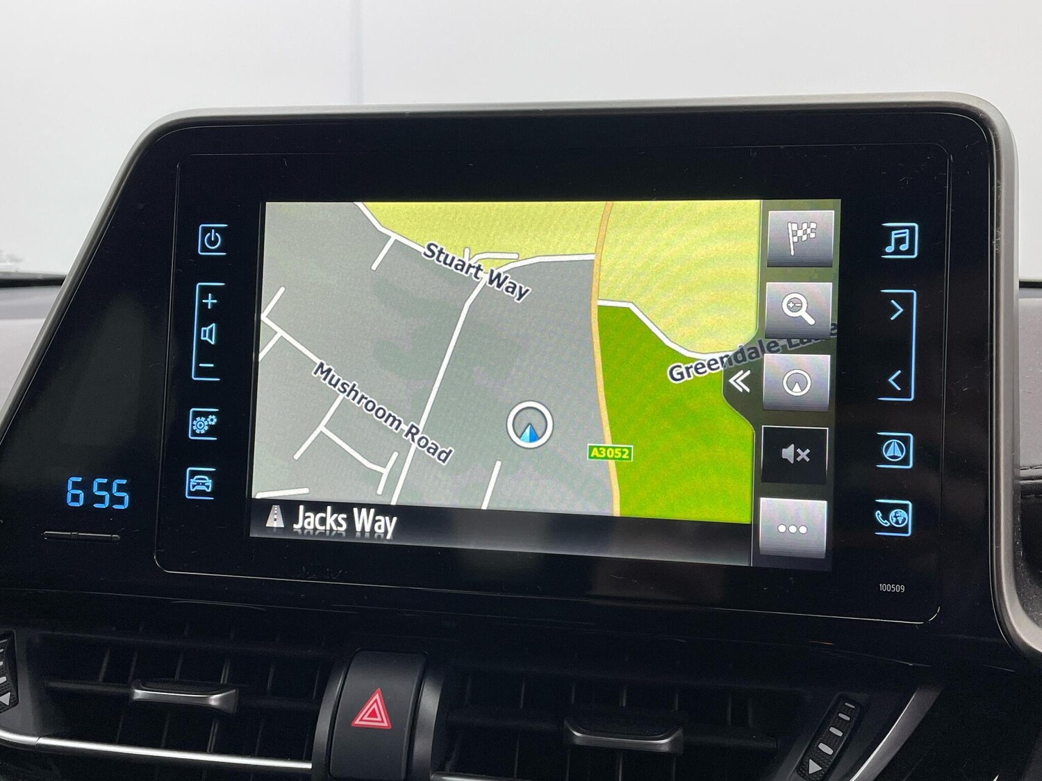 Used Toyota C-HR 2018 for sale - 77586122: Photo 8