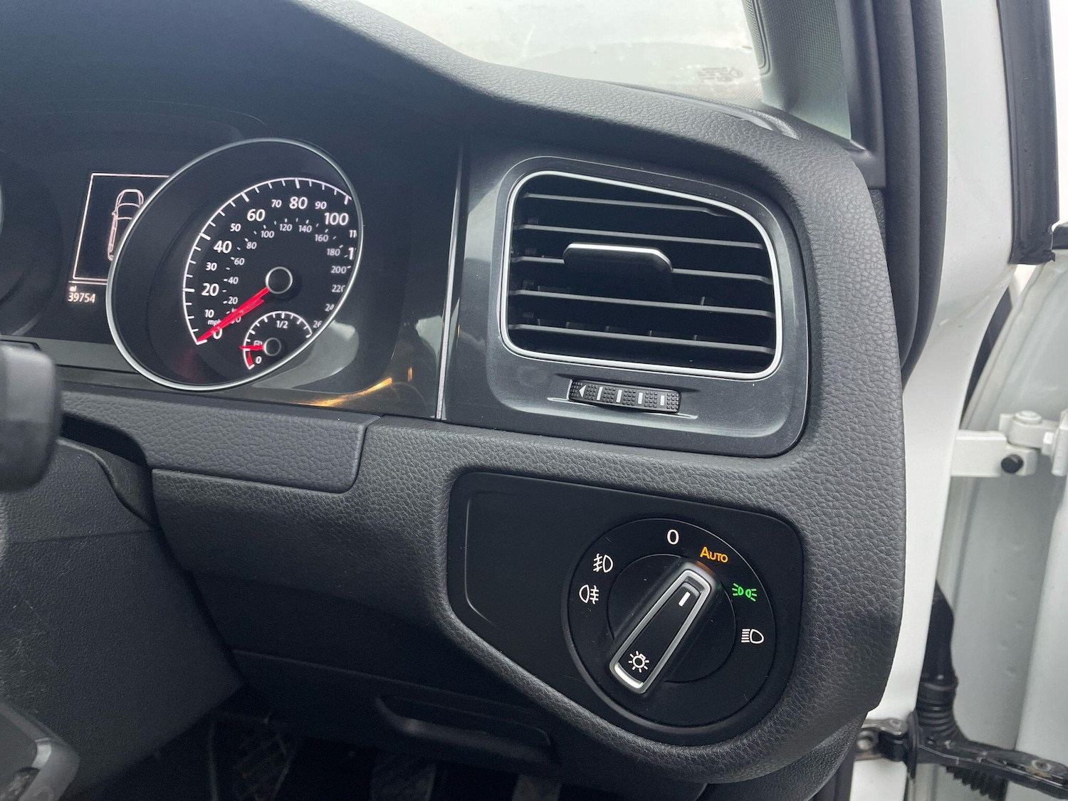 Used Volkswagen Golf 2019 for sale - 76765843: Photo 24