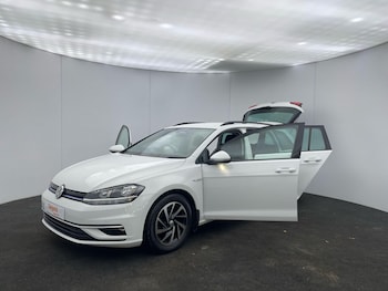 Used Volkswagen Golf 2019 for sale - 76765843: Photo
