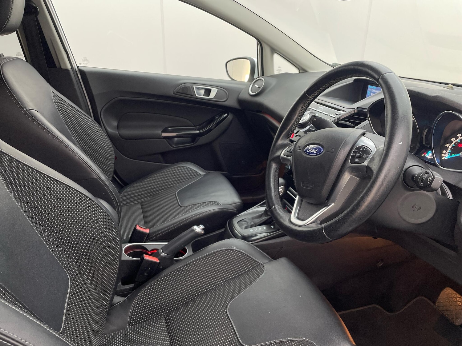 Used Ford Fiesta 2014 for sale - 76765222: Photo 24