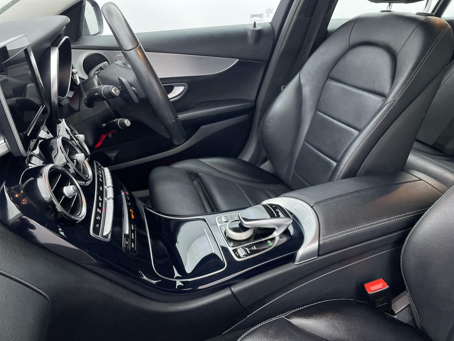 Used Mercedes-Benz C Class 2017 for sale - 76644628: Photo 32