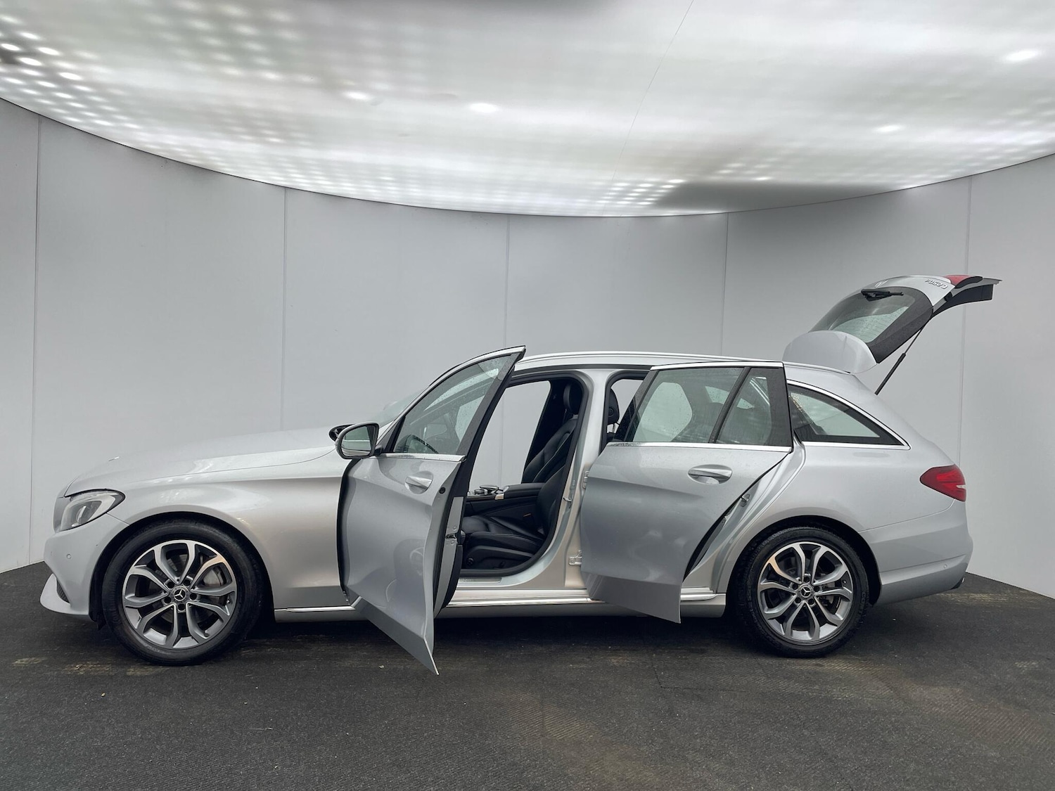 Used Mercedes-Benz C Class 2017 for sale - 76644628: Photo 37