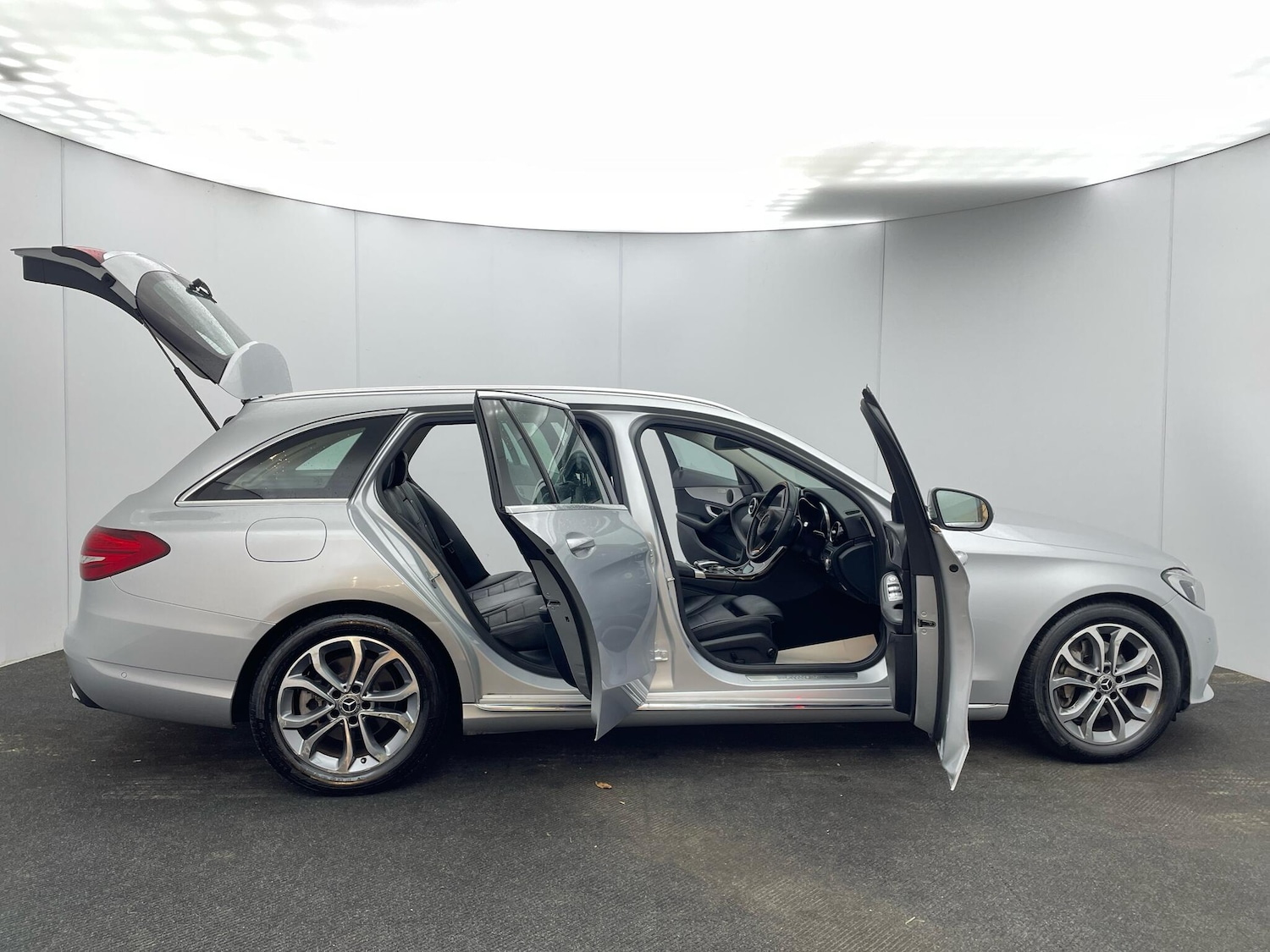 Used Mercedes-Benz C Class 2017 for sale - 76644628: Photo 41