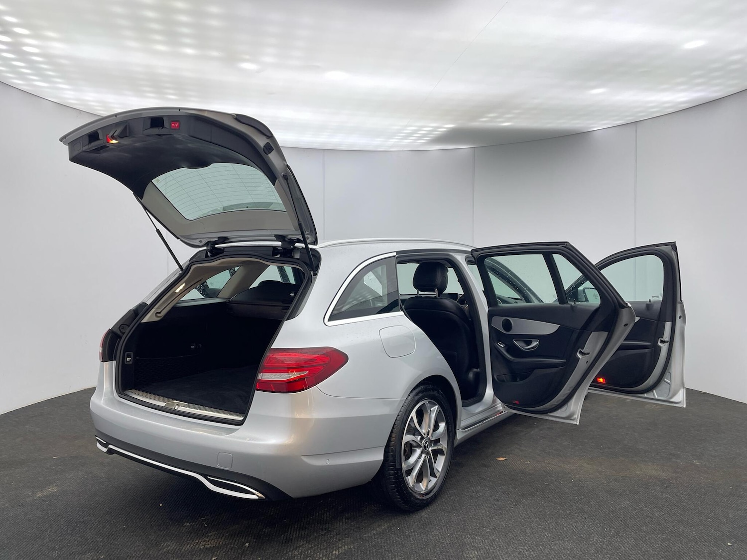 Used Mercedes-Benz C Class 2017 for sale - 76644628: Photo 42