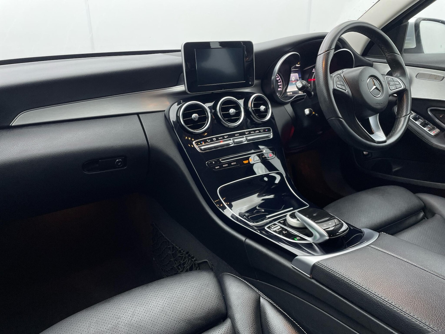 Used Mercedes-Benz C Class 2017 for sale - 76644628: Photo 9