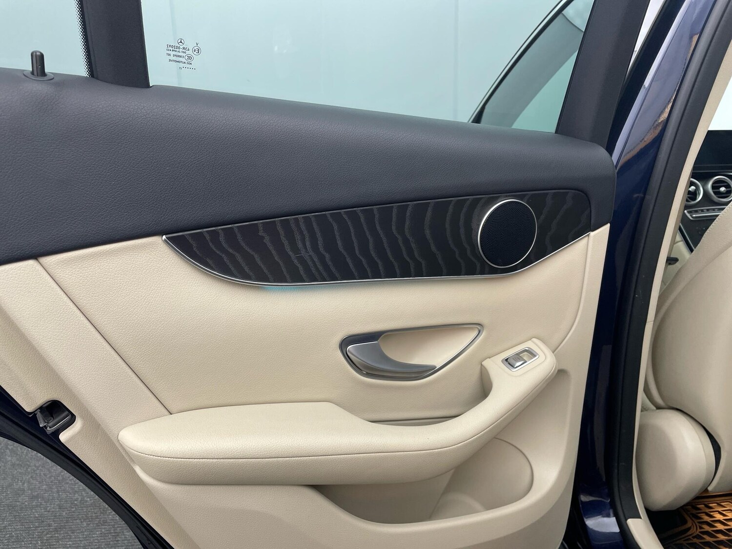 Used Mercedes-Benz GLC 2017 for sale - 76072318: Photo 17