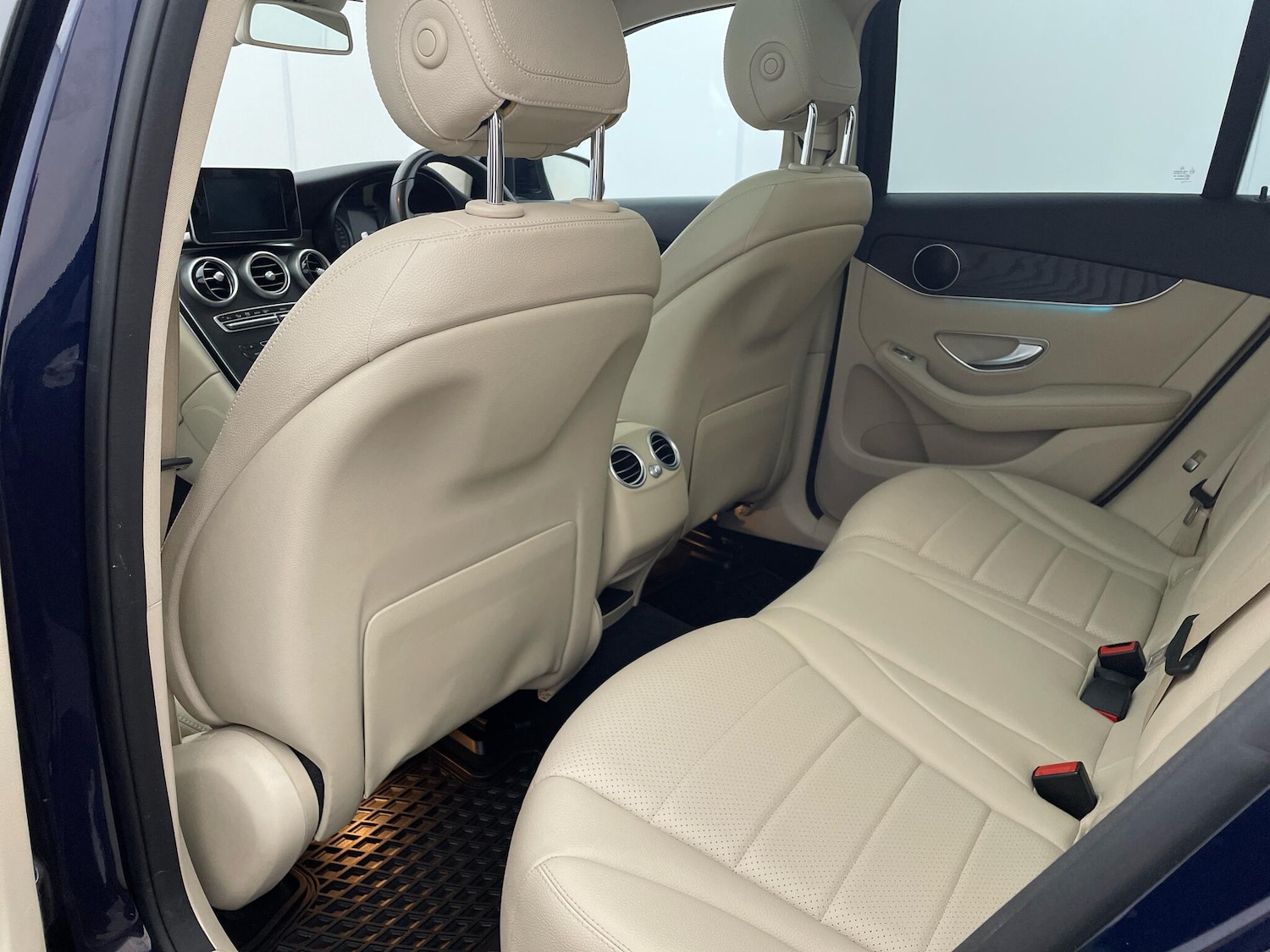Used Mercedes-Benz GLC 2017 for sale - 76072318: Photo 18