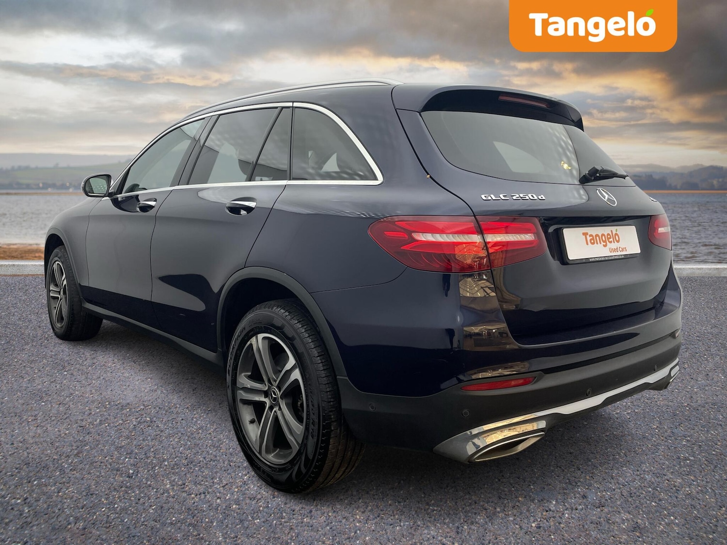 Used Mercedes-Benz GLC 2017 for sale - 76072318: Photo 2