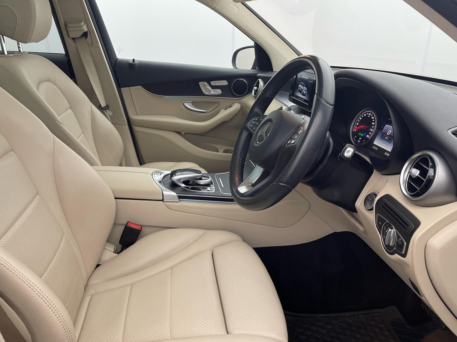 Used Mercedes-Benz GLC 2017 for sale - 76072318: Photo 27