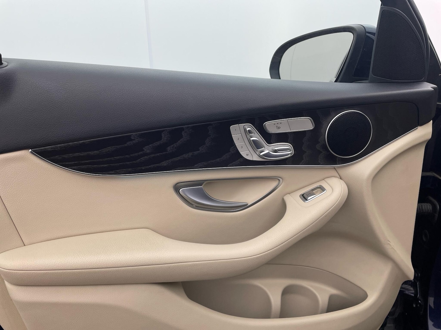 Used Mercedes-Benz GLC 2017 for sale - 76072318: Photo 30