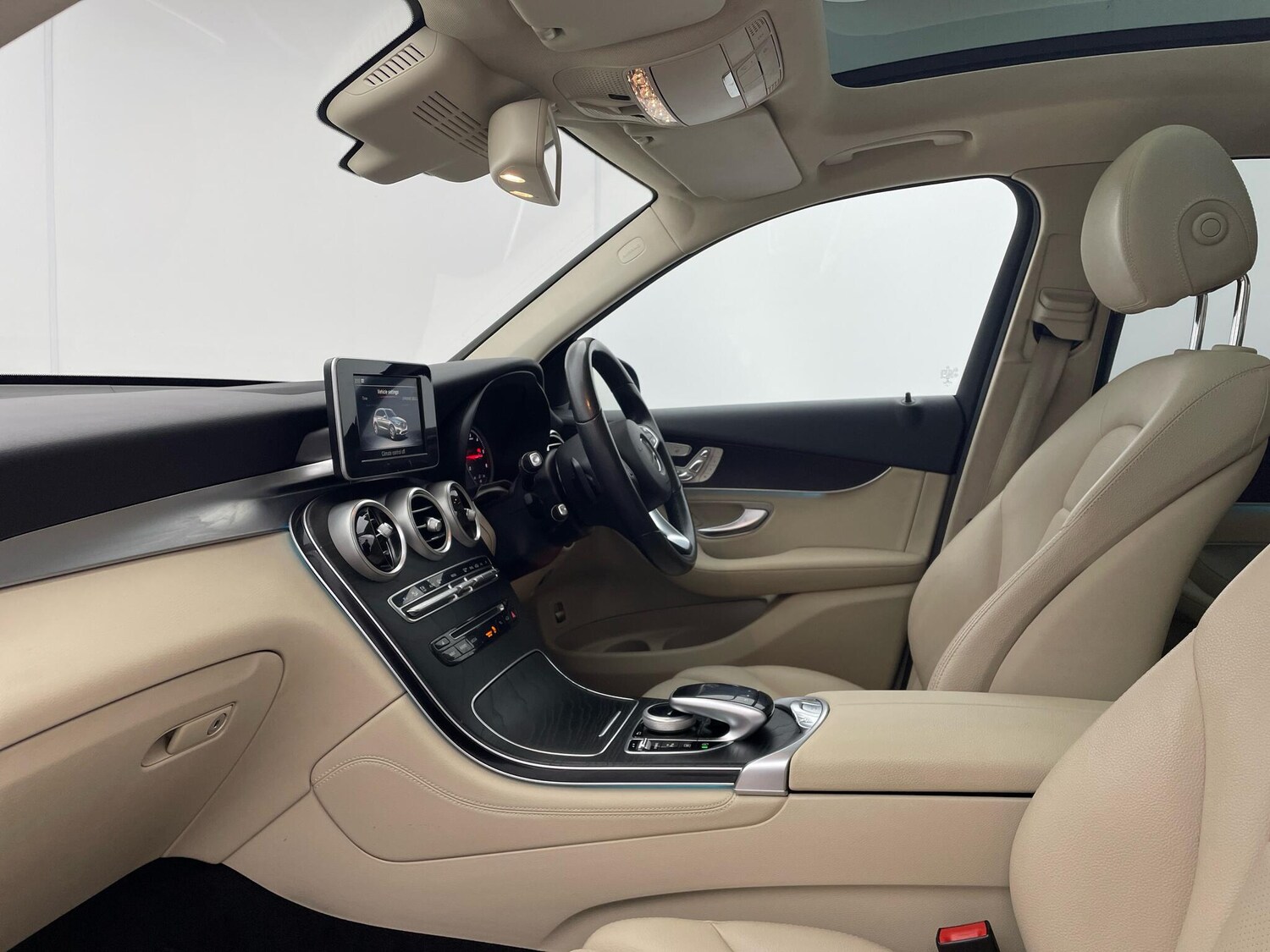Used Mercedes-Benz GLC 2017 for sale - 76072318: Photo 32