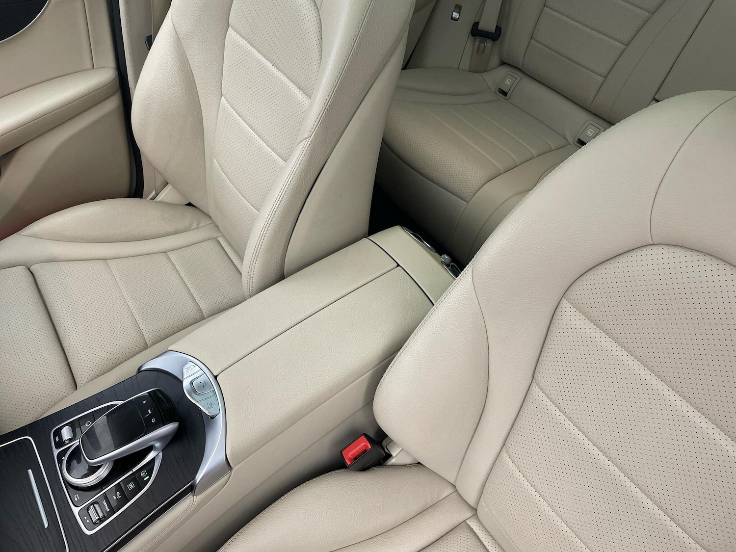 Used Mercedes-Benz GLC 2017 for sale - 76072318: Photo 35