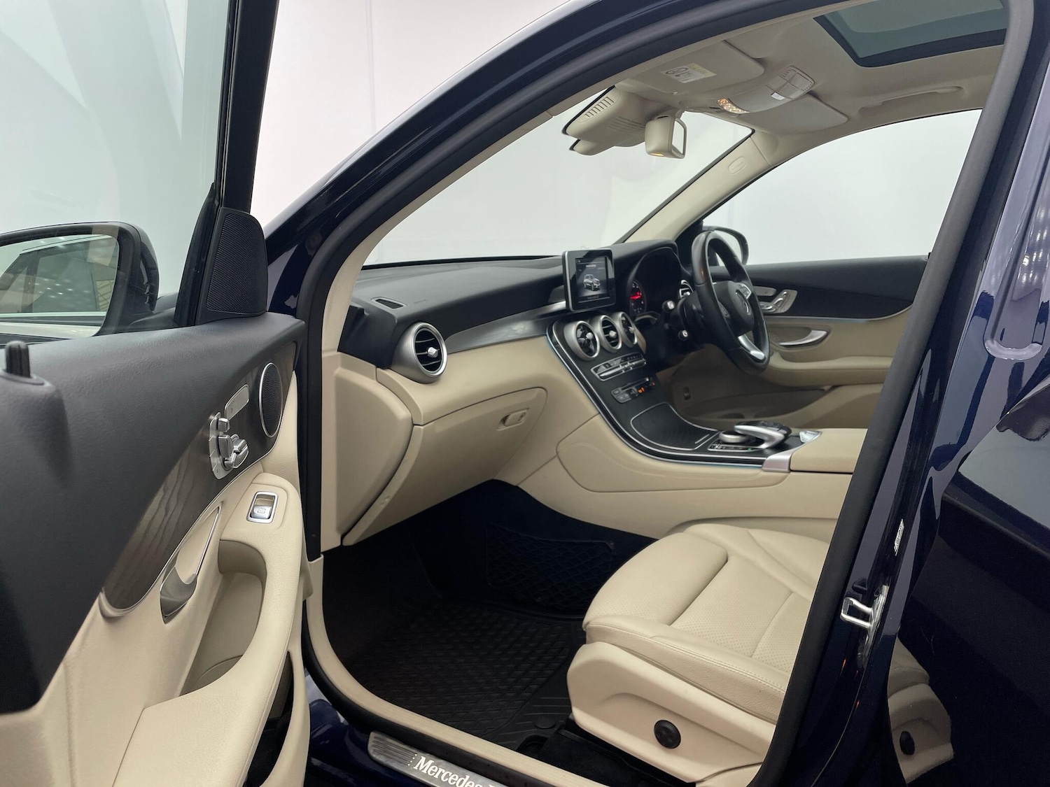 Used Mercedes-Benz GLC 2017 for sale - 76072318: Photo 38