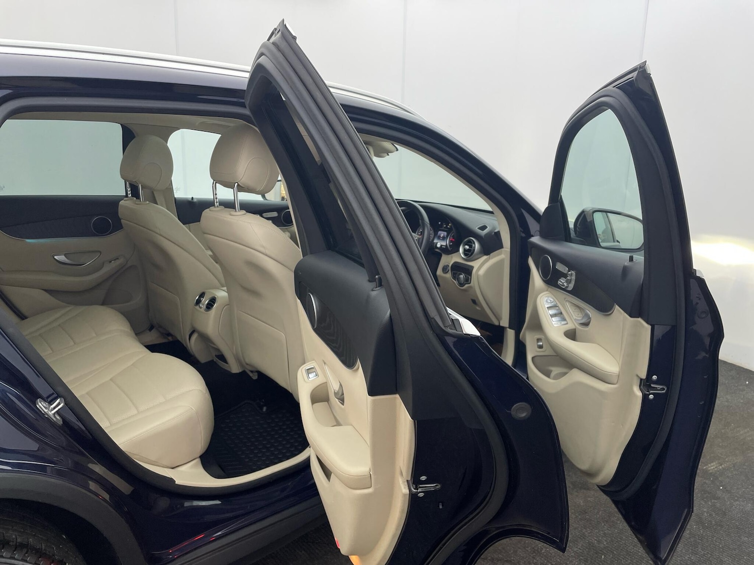 Used Mercedes-Benz GLC 2017 for sale - 76072318: Photo 40