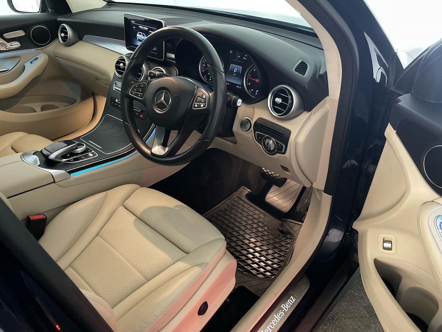 Used Mercedes-Benz GLC 2017 for sale - 76072318: Photo 43