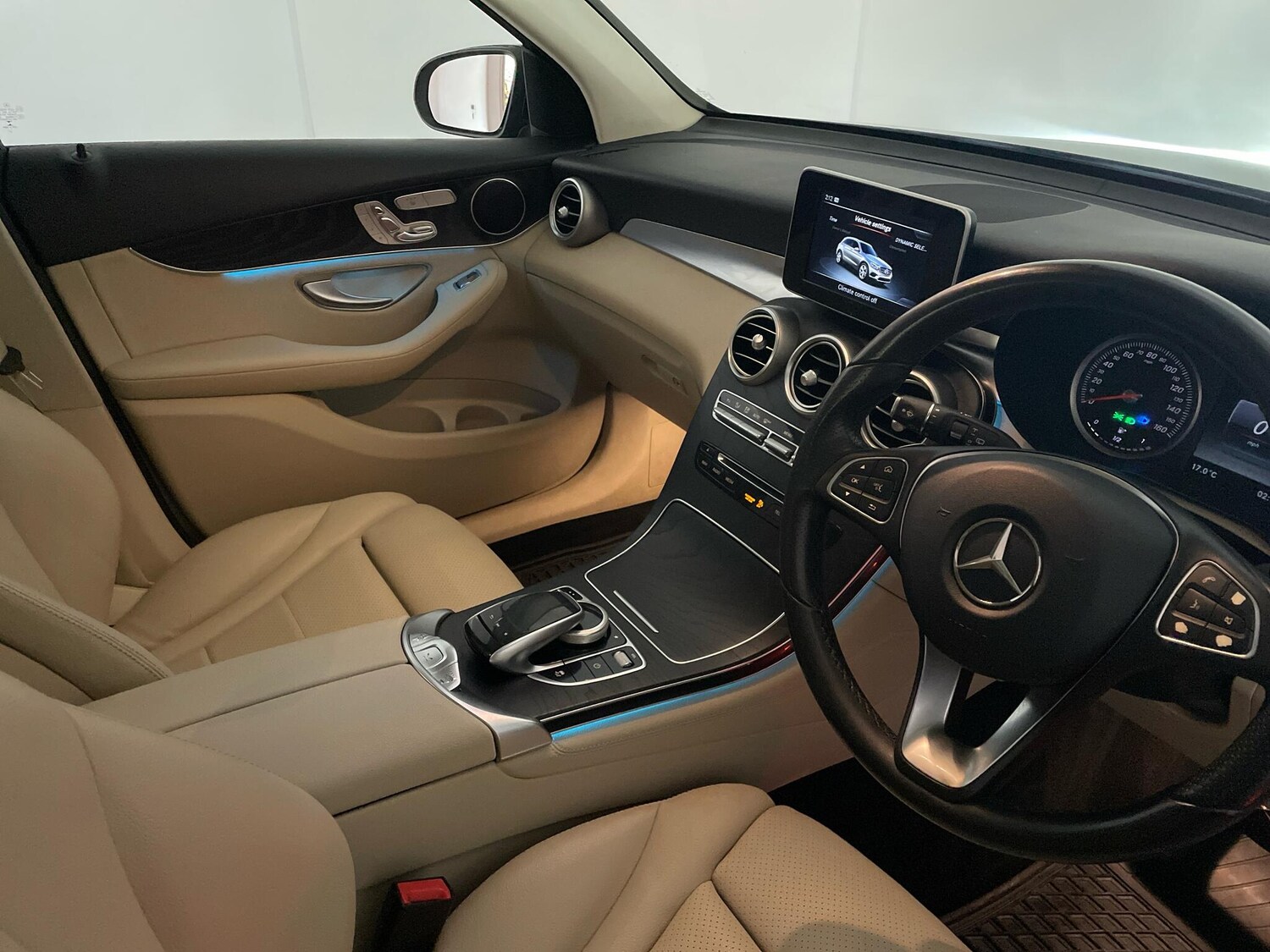 Used Mercedes-Benz GLC 2017 for sale - 76072318: Photo 44