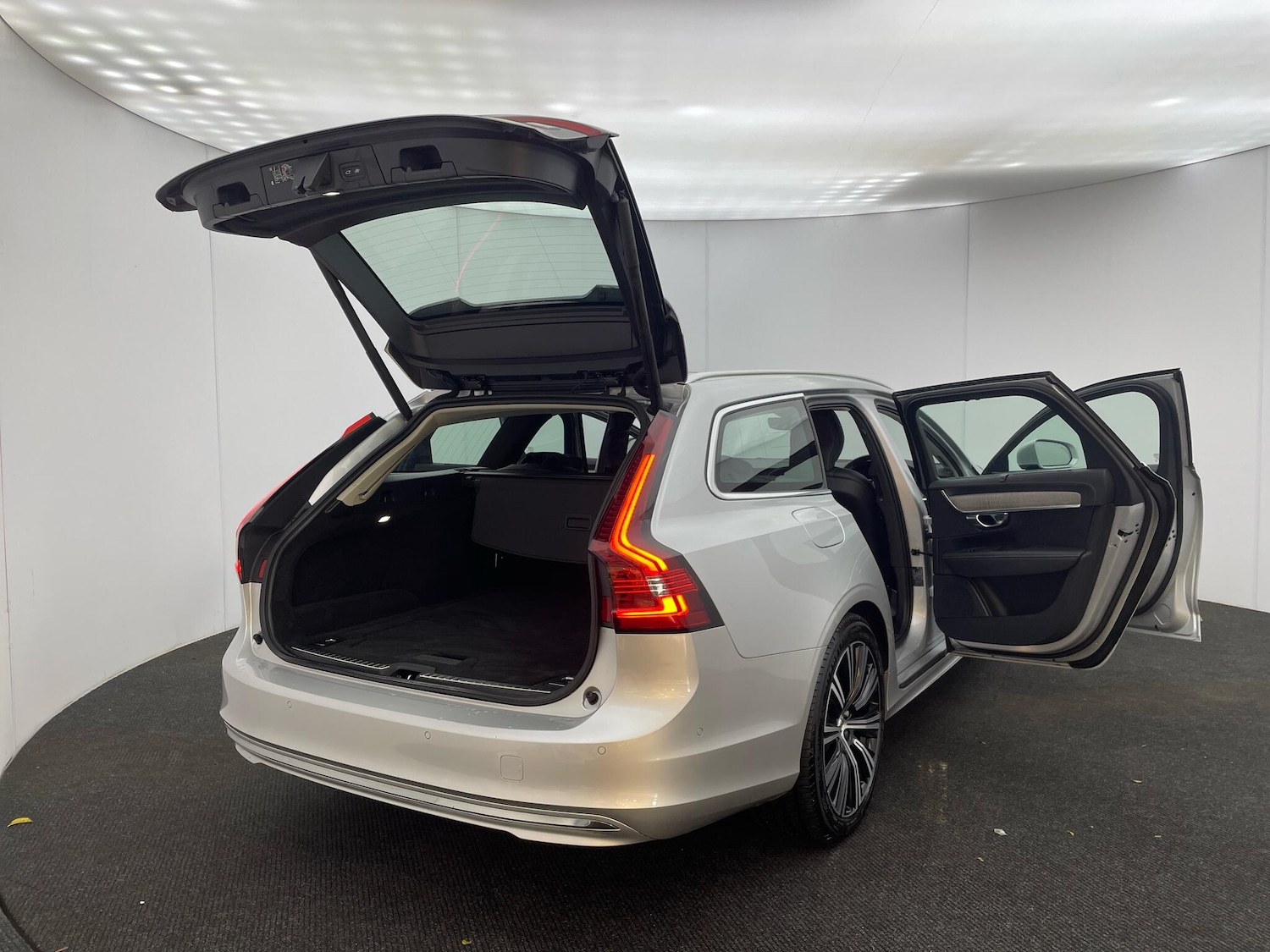 Used Volvo V90 2021 for sale - 76408452: Photo 38