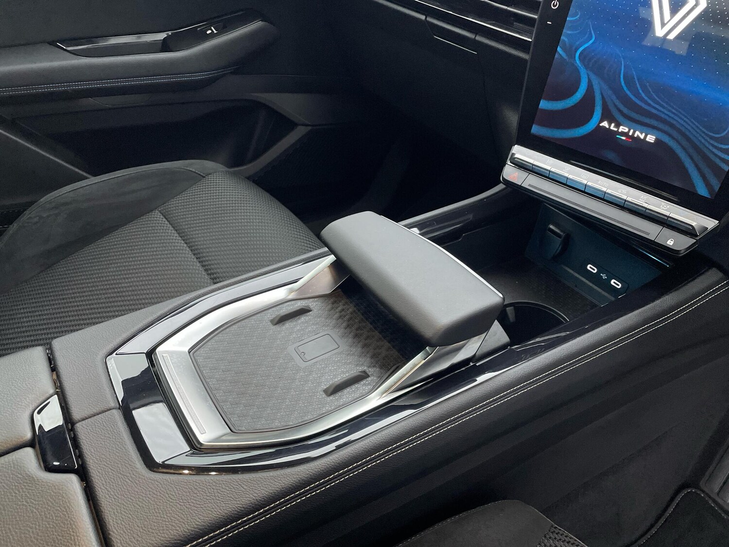 Used Renault Austral 2024 for sale - 76259683: Photo 8