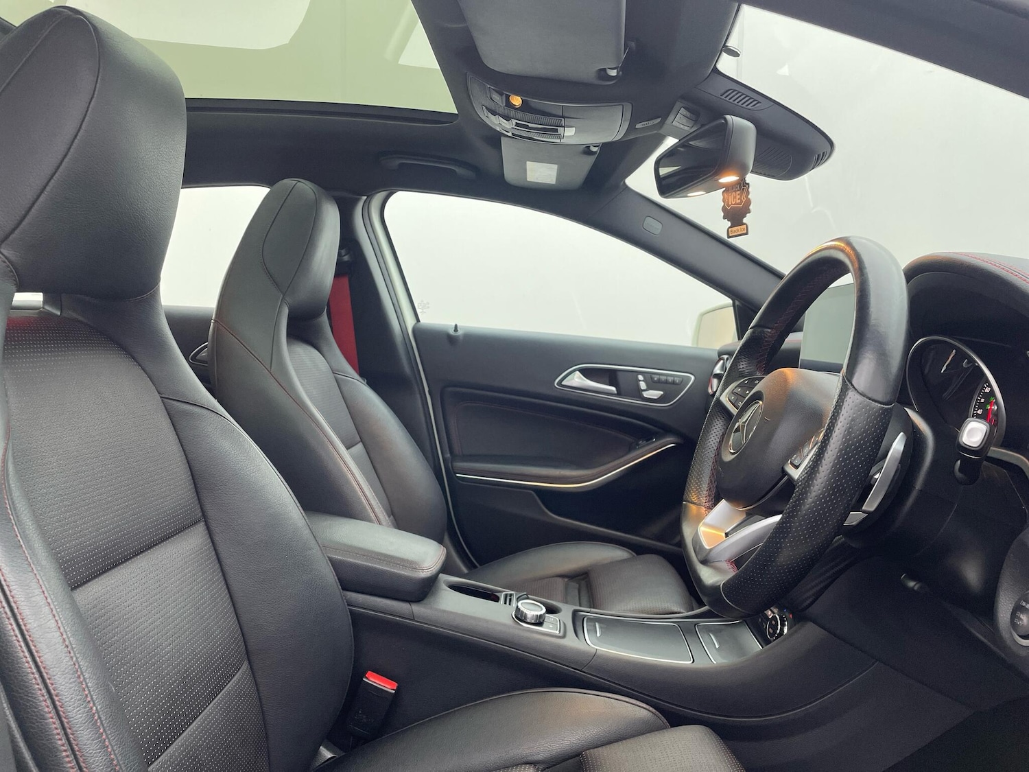 Used Mercedes-Benz A-Class 2016 for sale - 76765287: Photo 27