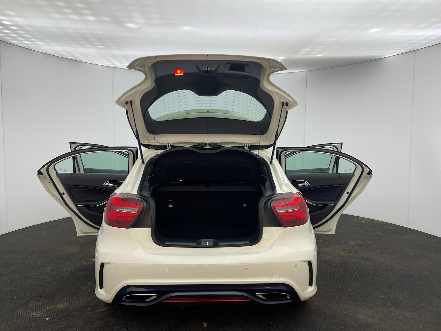 Used Mercedes-Benz A-Class 2016 for sale - 76765287: Photo 42